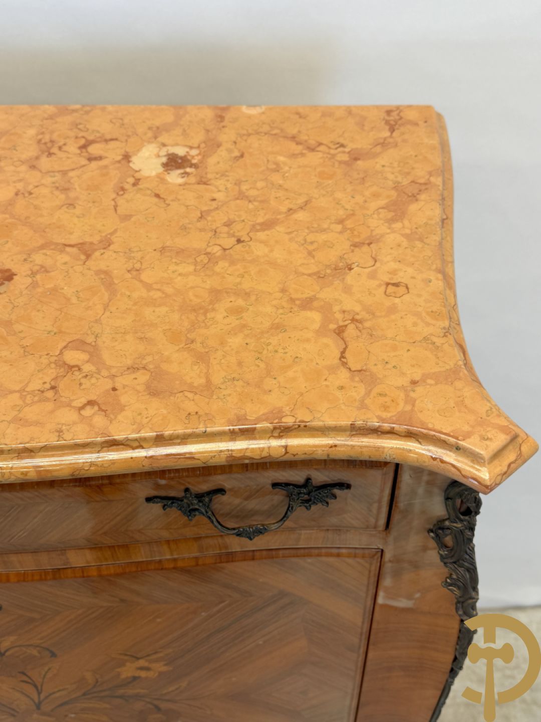 Notelaren klapsecretaire met 4 lades en bloemenmarquetterie, bezet met bronzen ornamenten - bovenaan met marmeren blad