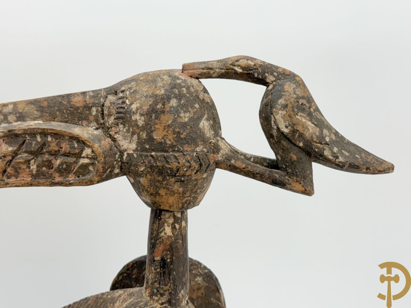 Twee Afrikaanse hout sculpturen : Ibo Nigeria masker + Malinees vogelbeeld Chiwara