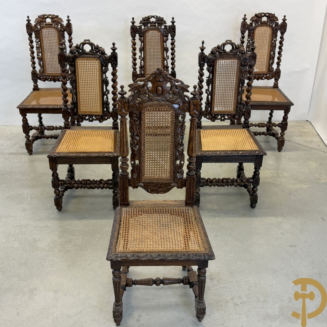 Eiken ovale jachttafel met 4 verschillende dieren + zes stoelen met canage op getorste poten (verschillende modellen)