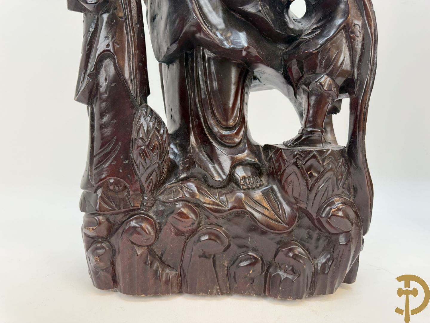 Aziatische houtsculptuur Guanying met 2 oosterse figuren + Oosterse man met baard