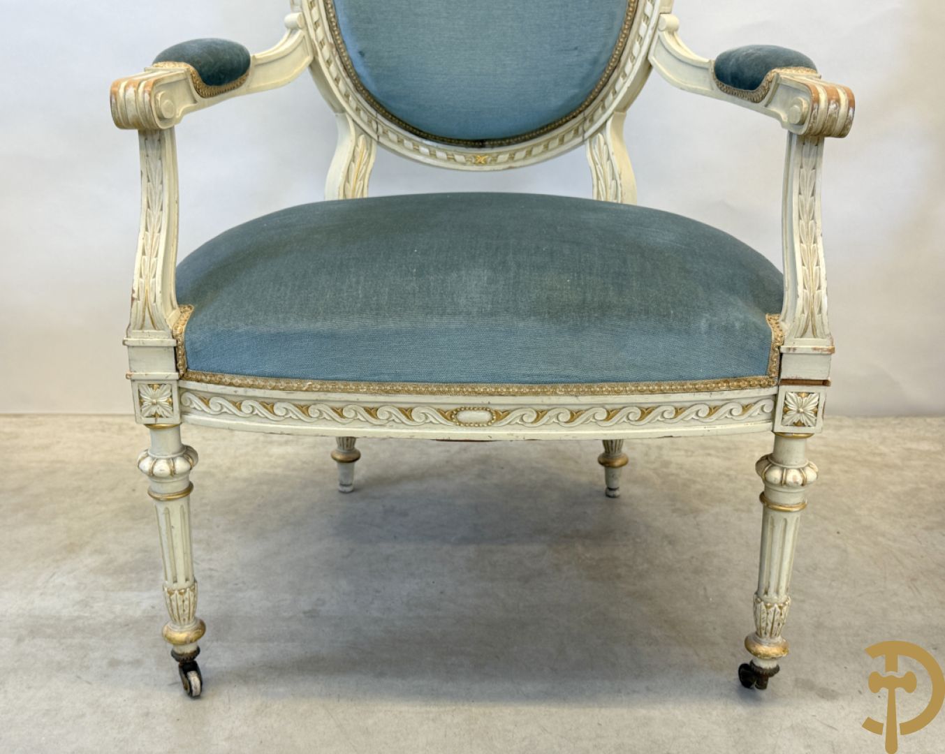 Salonensemble Louis XVI stijl bestaande uit 2 armzetels, 2 stoelen en salontafel