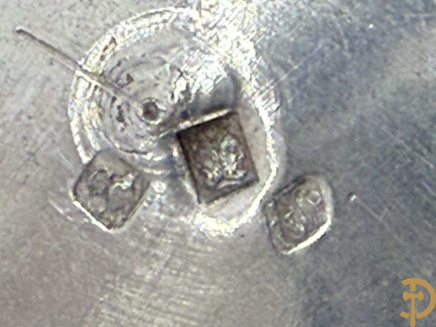 Zilveren koffiekan + bijhorende melk- en suikerpot, Louis XV stijl