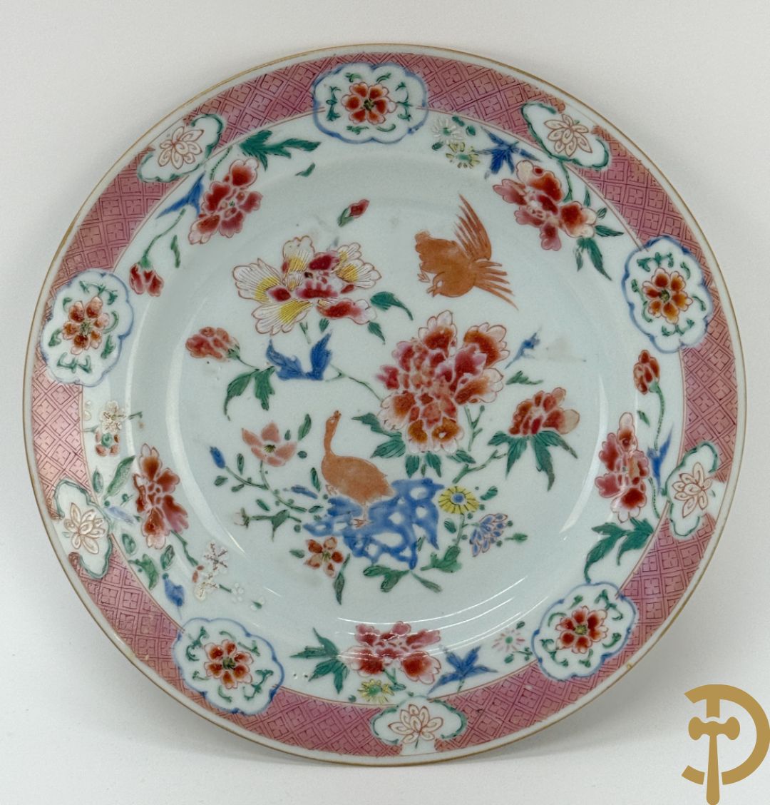 Twee Chinese porseleinen Imari bordjes, Kangxi + porseleinen bord met vogel- en bloemendecor Qian Long