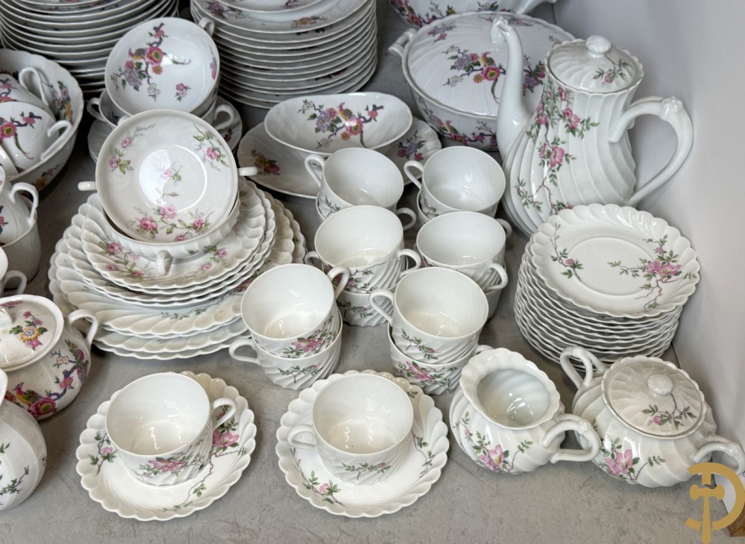 Porseleinen eet- (12-delig) en koffieservies (24- delig), Bernard Aud Limoges + porseleinen koffieservies, Haviland Limoges