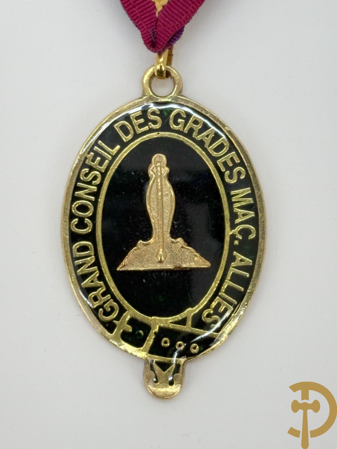 Drie kraagbanden van de Vrijmetselarij : Grand Lodge of Mark Mastermasons, Grand Conseil des Grades Mac.Allies en Grand Conclave du Moniteur Secret
