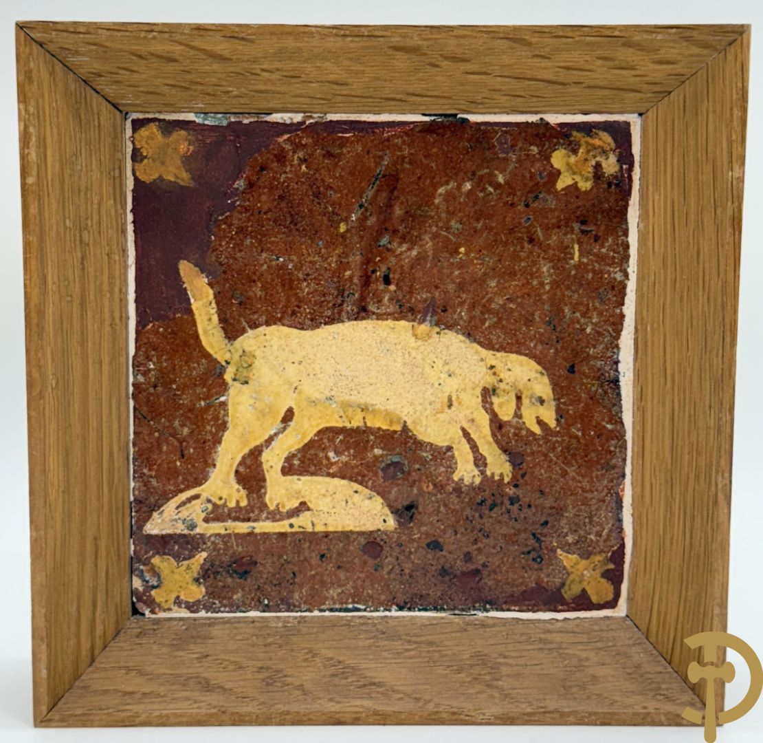 Paar 18e Vlaamse tegels met jager en hond ingelijst in kader