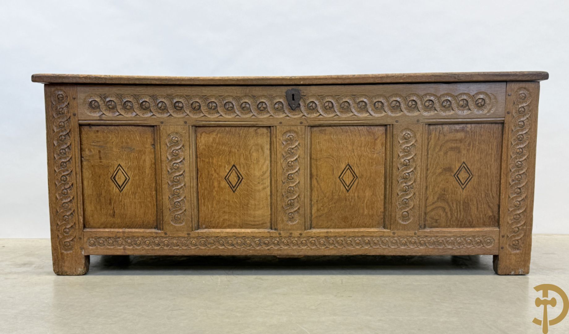 Massief eiken Engelse gesculpteerde panelenkoffer