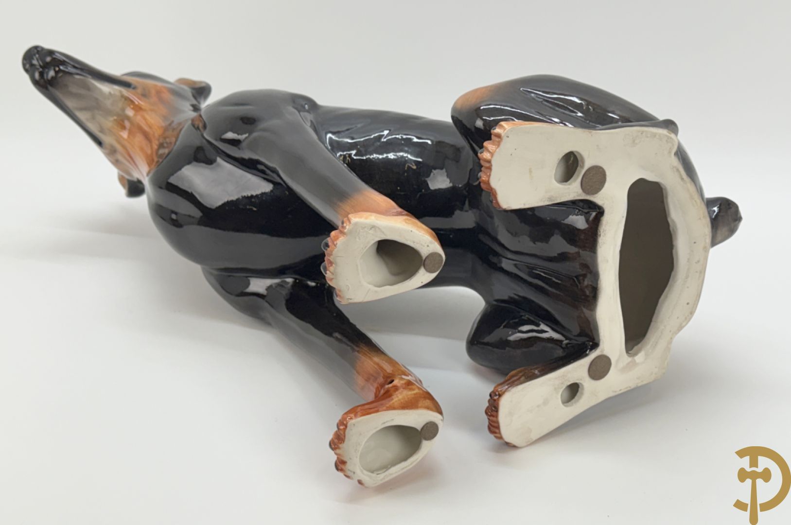 Dobberman in meerkleurige Italiaanse faience