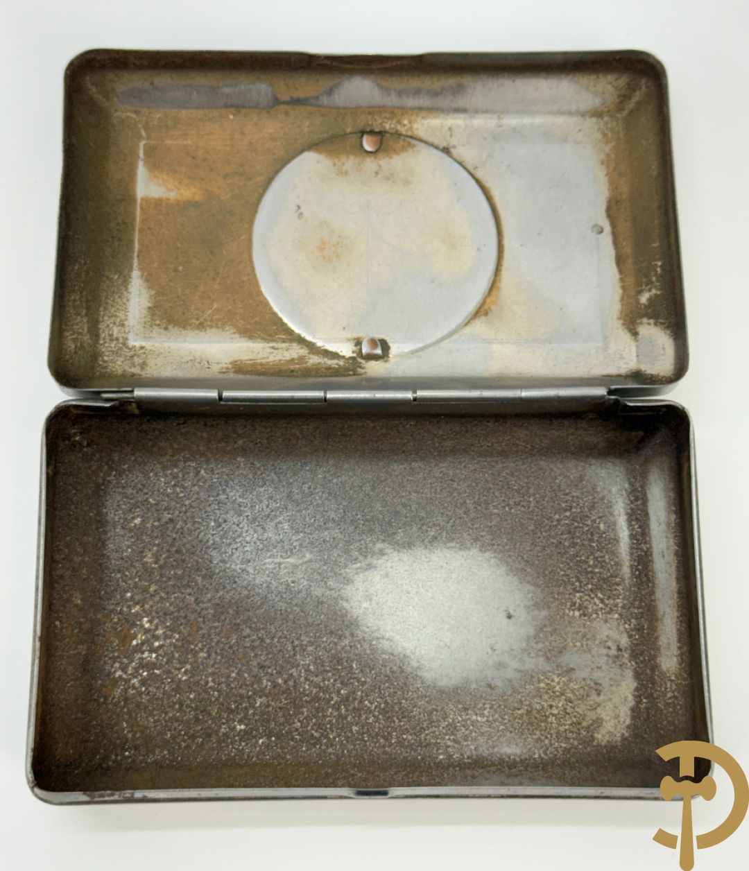 Vier verzilverde sigarettenetui