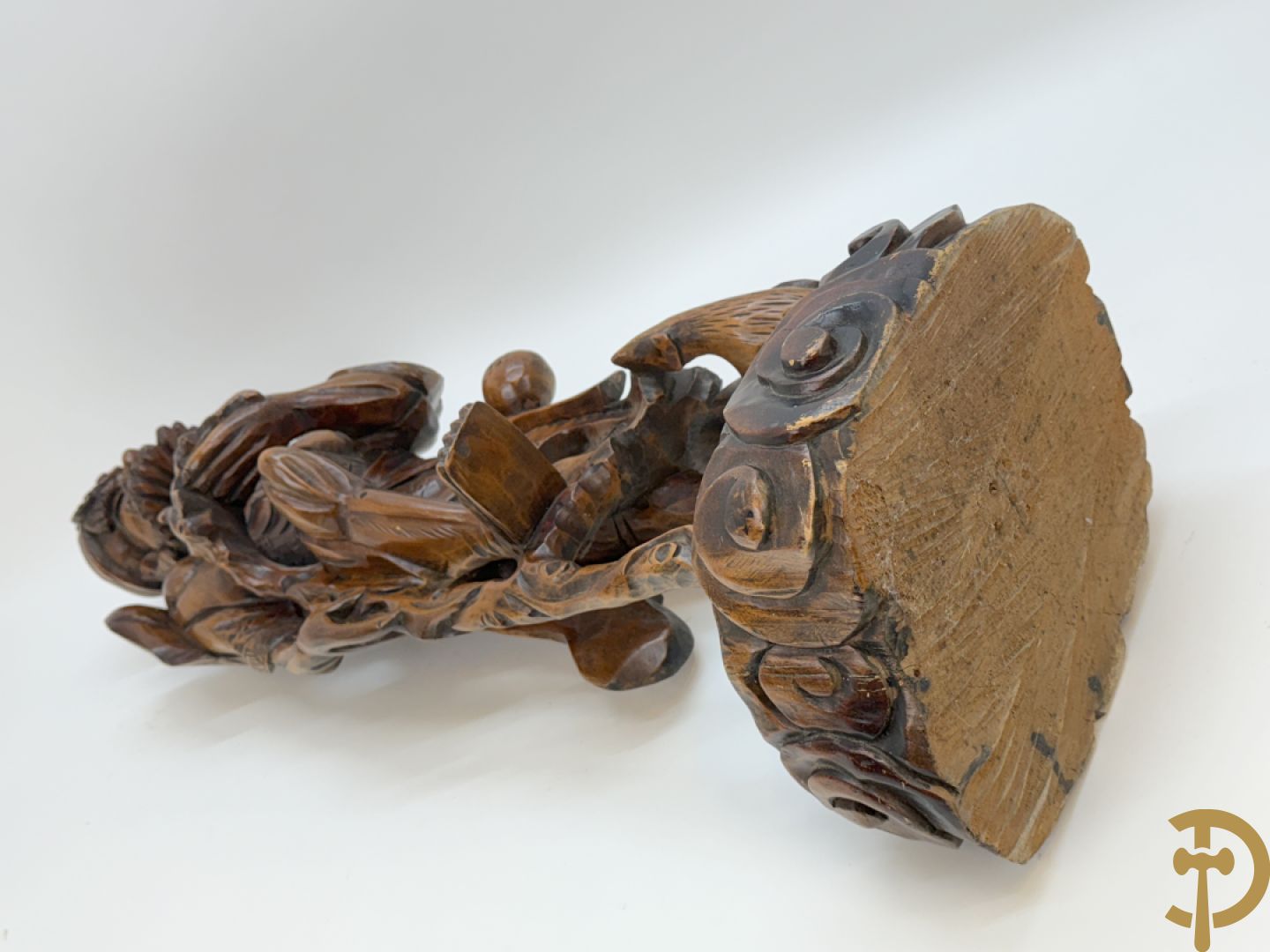 Aziatische houtsculptuur Guanying met 2 oosterse figuren + Oosterse man met baard