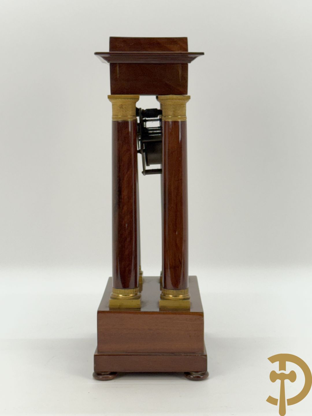 Mahoniehouten vierzuilenklok Charles X