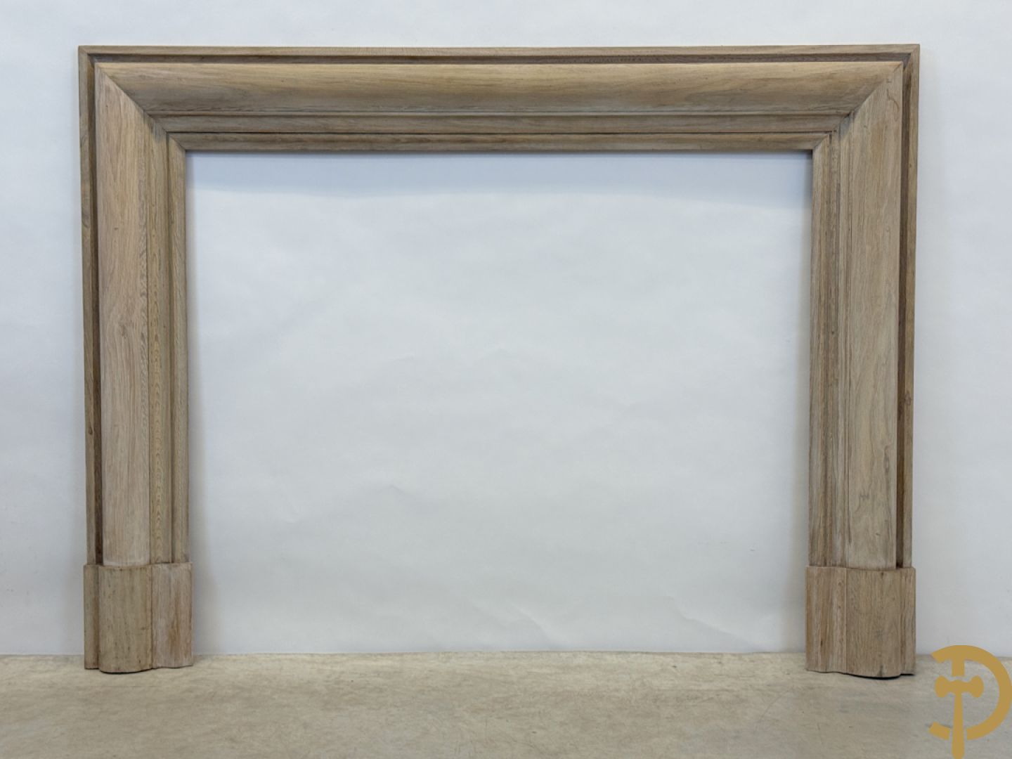 Eiken schouwmantel met gestoken molures