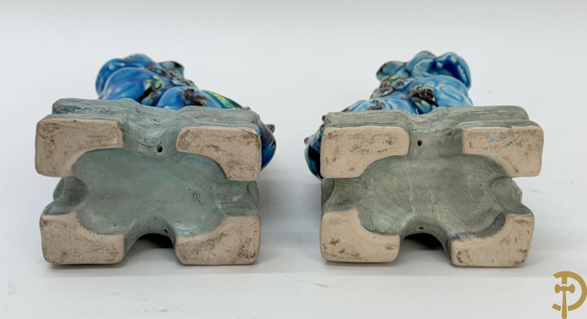 Chinese keramieken wijsgeer met staf + paar papegaaien in meerkleurige keramiek + 2 paar Aziatische keramieken fo-hondjes