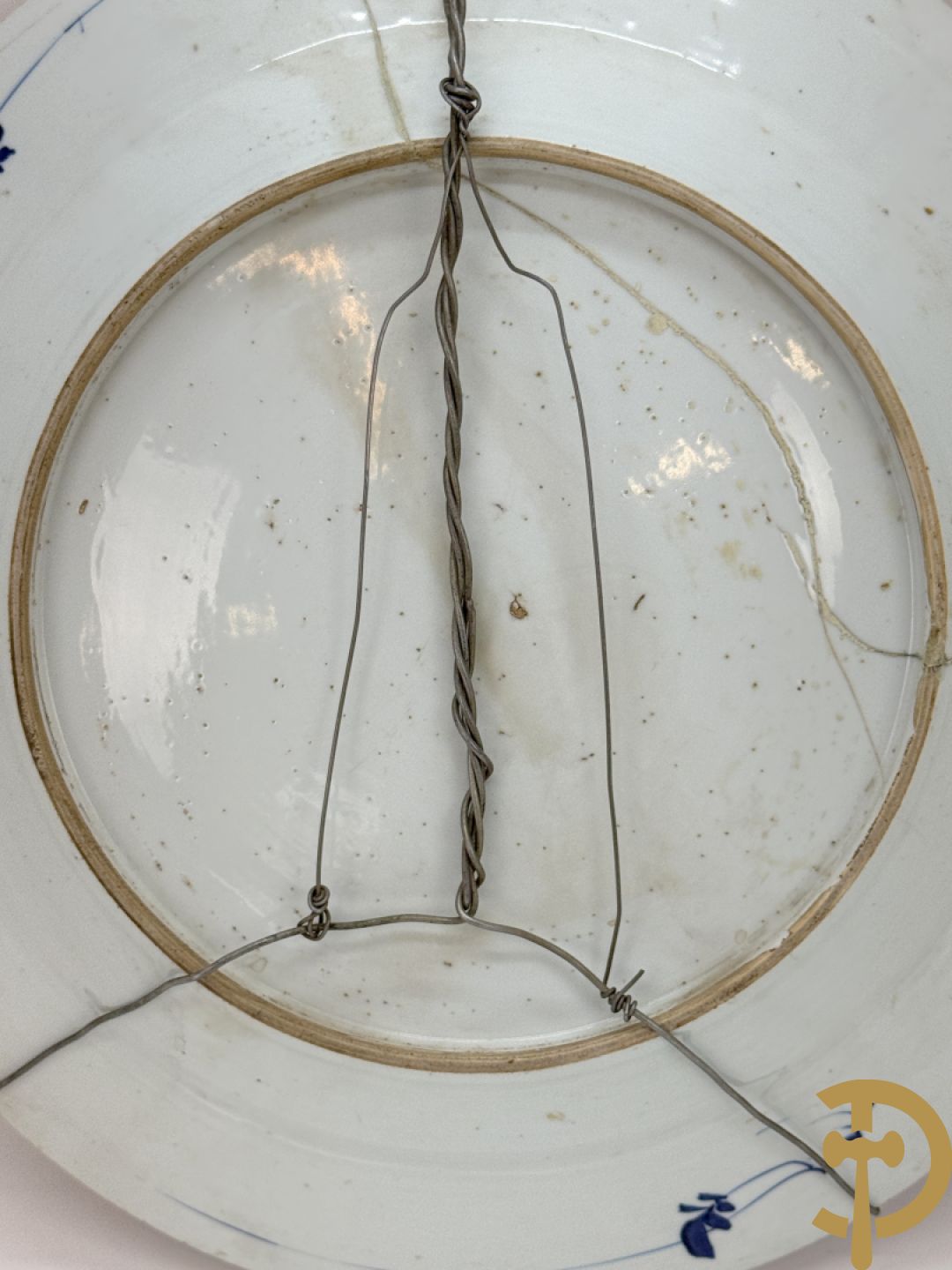 Chinese porseleinen schotel met planten- en vazenmotieven, 19e