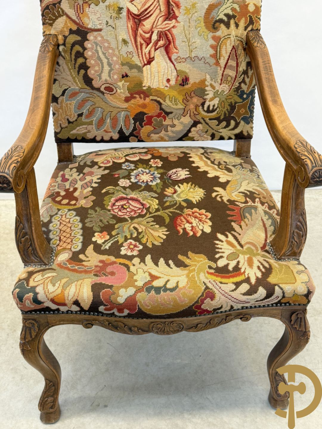 Armzetel Louis XIV met petit points + voetbankje