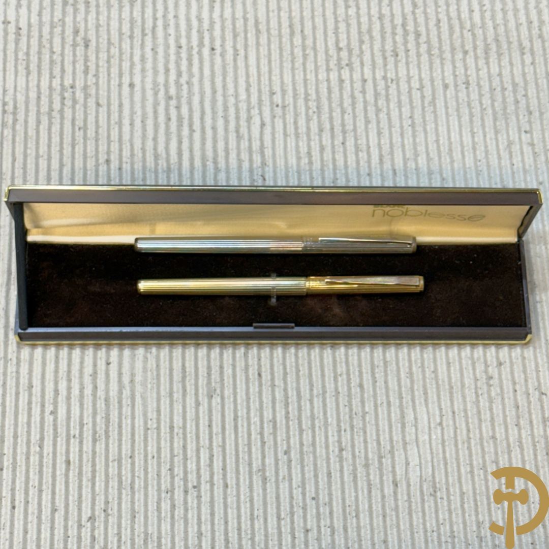 Vergulde en verzilverde vulpen Mont blanc, met gemerkte pen