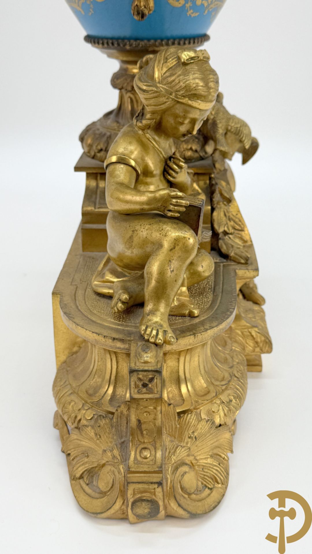 Driedelige bronzen Franse garnituur bezet met cupido