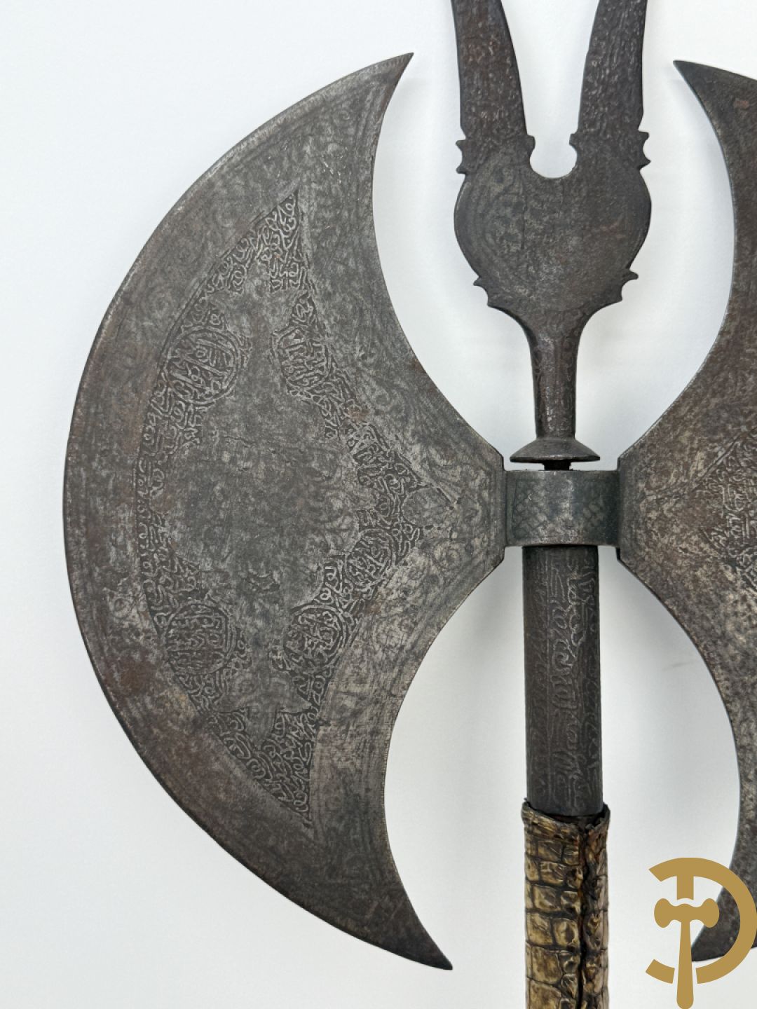 Ijzeren ceremoniële bewerkte dubbele Perzische Mahdist bijl of Tabar, 19e