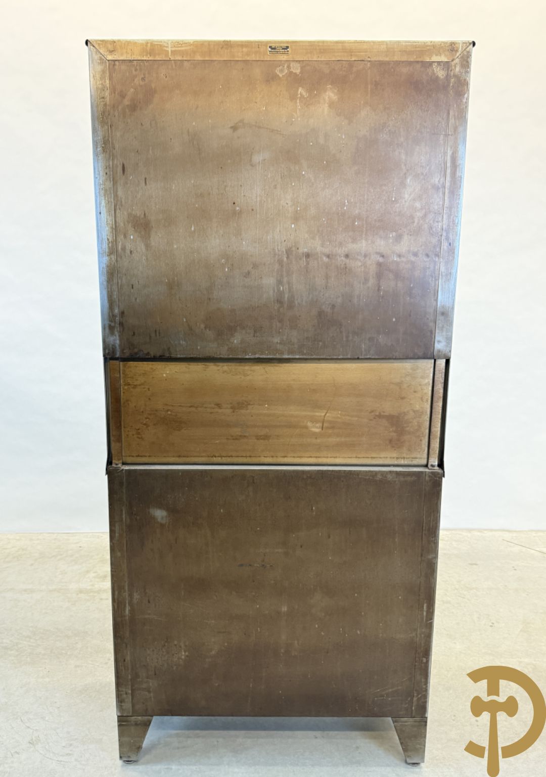 Design inox medisch kabinet, bovenaan met 2 beglaasde deuren, onderaan met deur en 3 lades, by Friedrich Schmitz, Germany