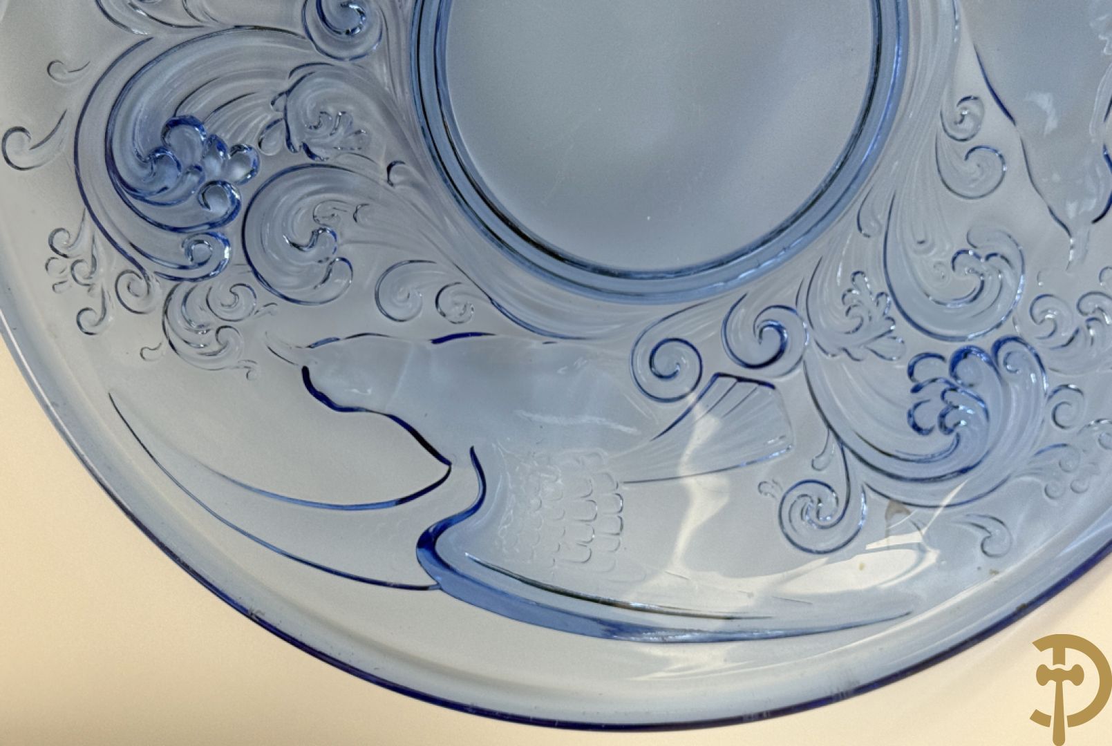 Twee x zes onderzetschaaltjes voor glazen + onderzetschaal voor fles + 4 Val-Saint-Lambert asbakken + blauwe geperste coupe Val-Saint-Lambert met vogeldecor + asbak Daum Nancy