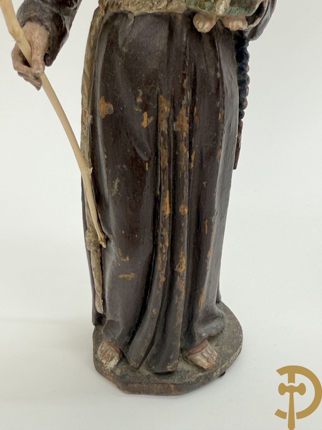 Gepolychromeerde houtsculptuur van Sint-Antonius met kind + gepolychromeerde houtgesculpteerde Madonna met kind + houtsculptuur van Sint-Jacob