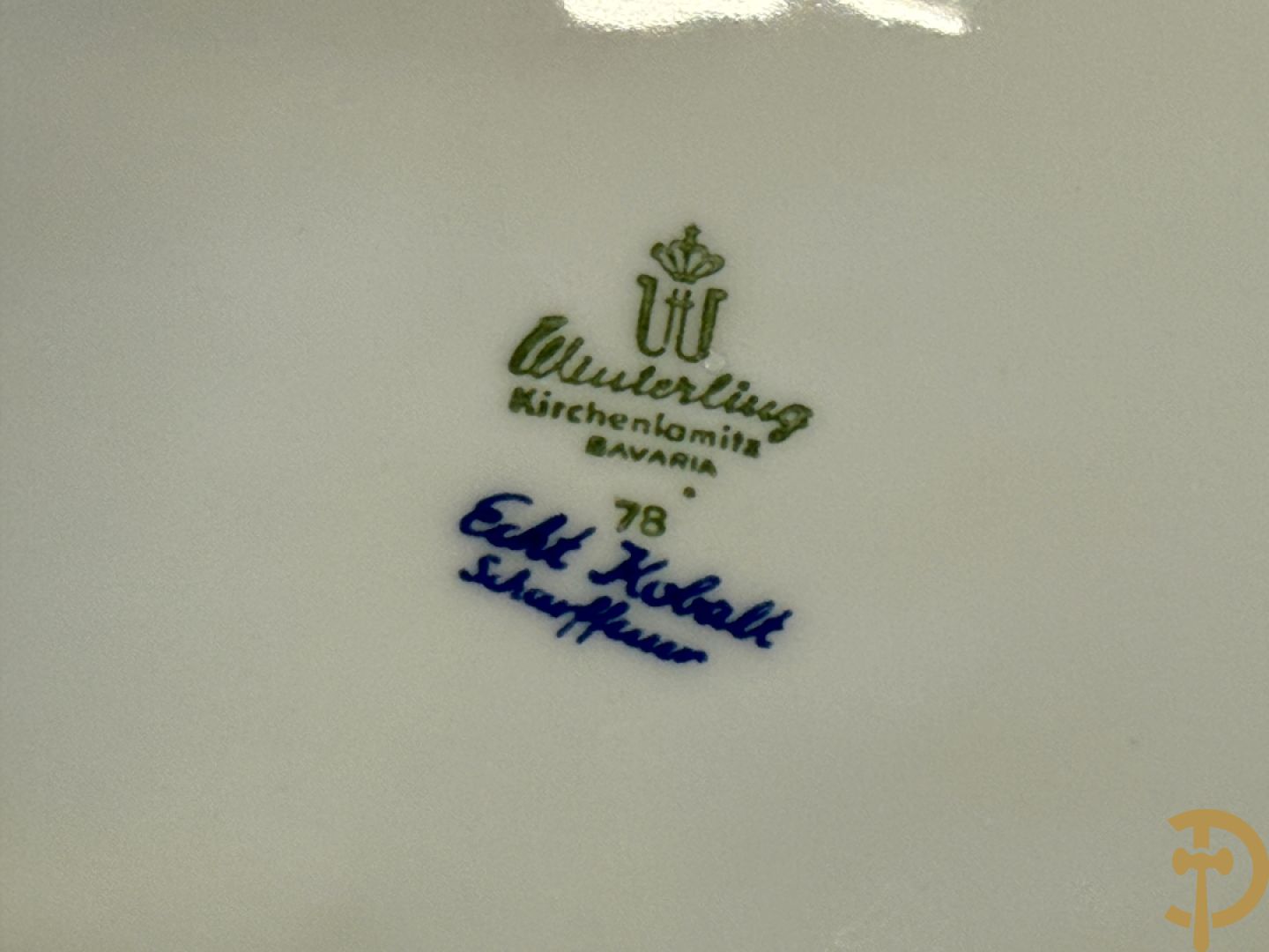 Wit porseleinen servies met vergulde rand, Eschenbach Germany + porseleinen servies met blauwe rand, Winterling Kirchenlamitz Bavaria