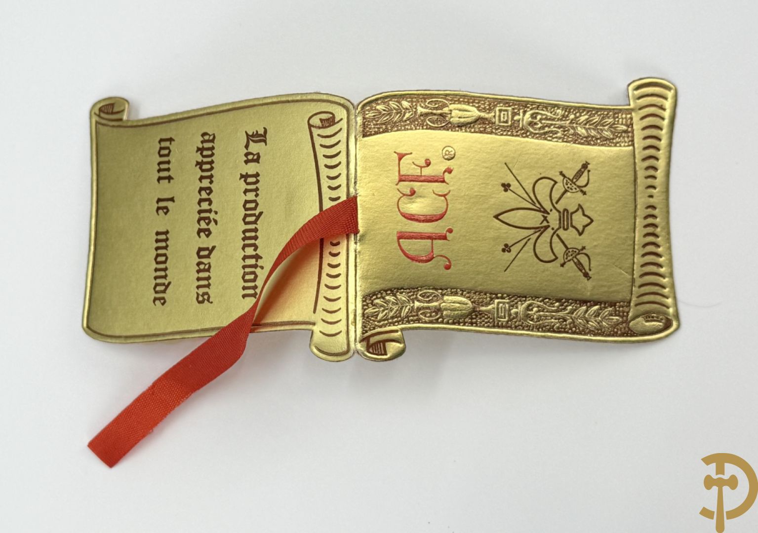 ROULI E. getekend, donkerblauwe Sèvres stijl coupe met deksel op onderschaal en bezet met bronzen ornamenten, gemerkt ACF onderaan