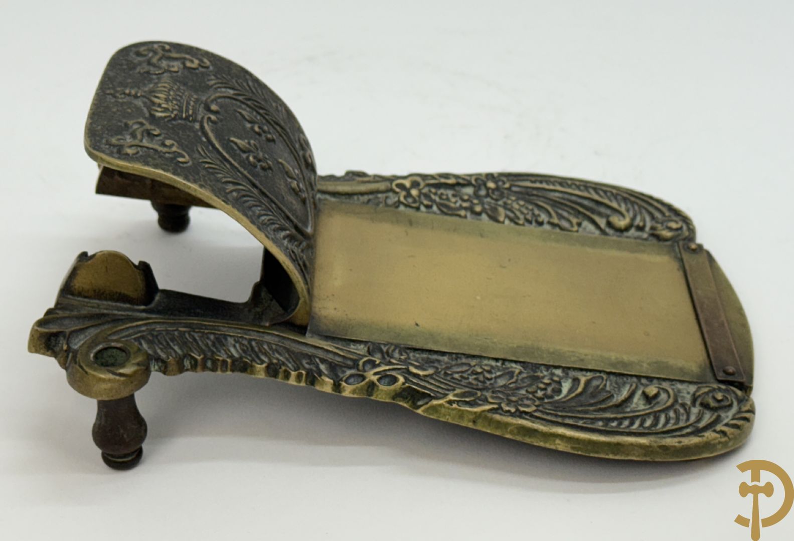 LE VERRIER M. getekend - Bronzen bureau ornament van Maison Leroi met blazoen van Franse lelies