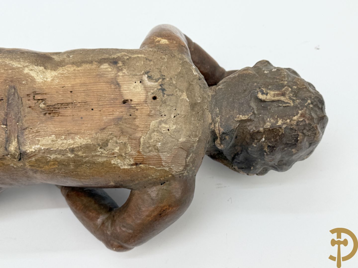 Paar houtgesculpteerde en gepolychromeerde cupido