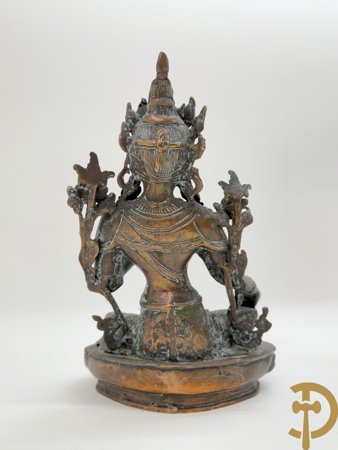 Bronzen dansende shiva + zittende bronzen boedhistische figuur + zittende boedhistische man met mand in zamak + bronzen boedhistisch boedhahoofd + bronzen shiva met 4 armen