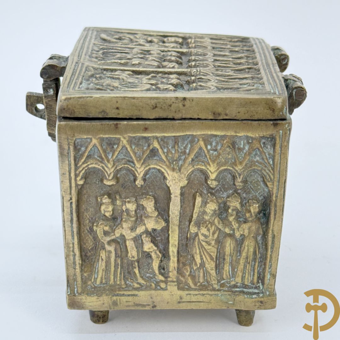 Vierdelige koperen Russische reisikoon + bronzen Neo Gotisch koffertje