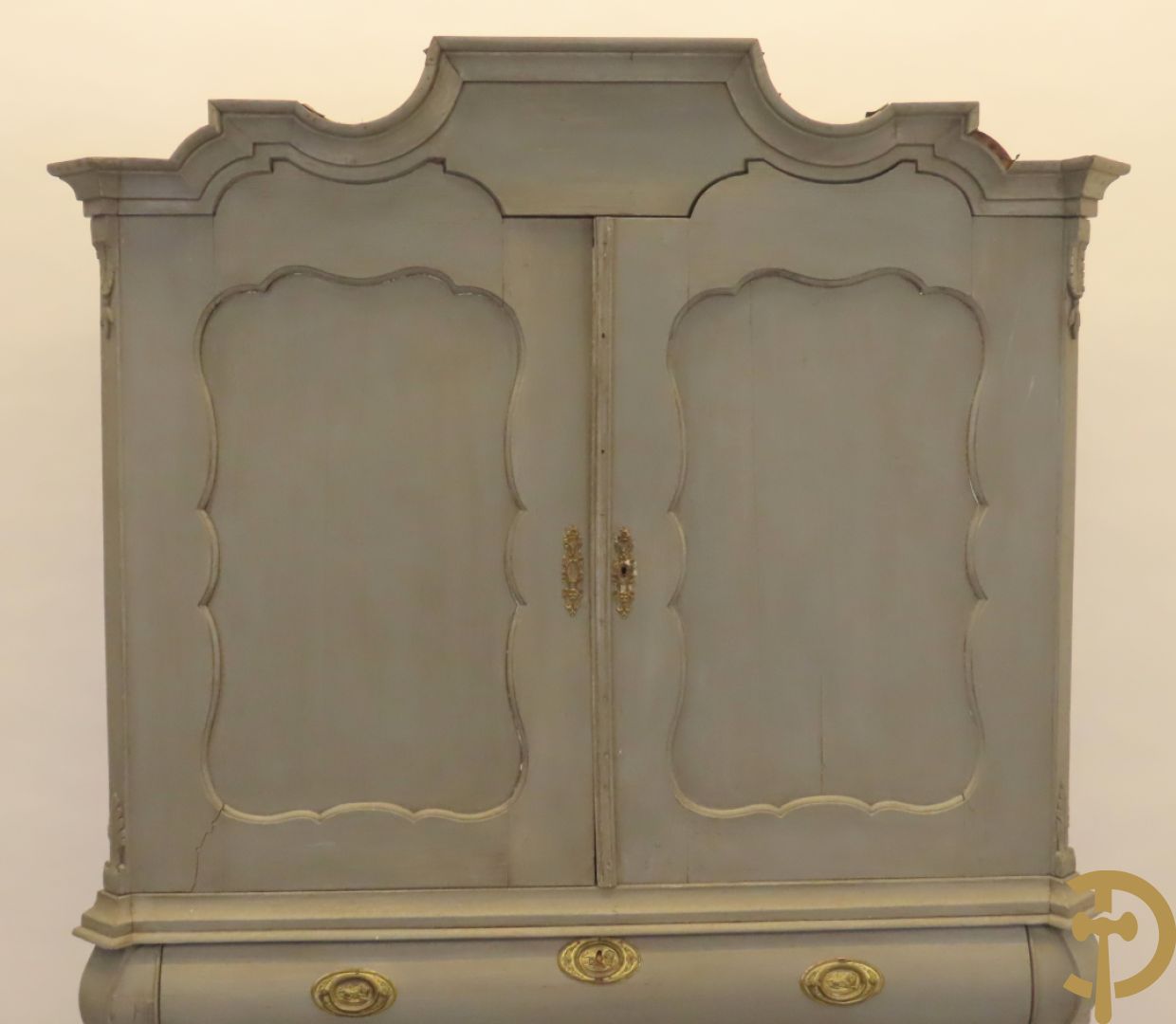 Hollands eiken beschilderd kabinet met 2 deuren bovenaan en 3 lades onderaan