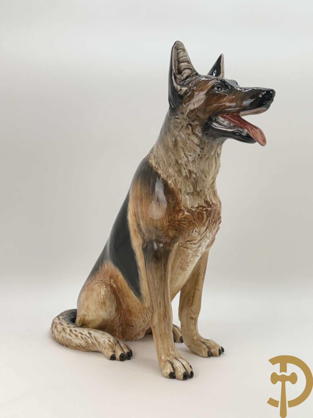 Meerkleurige keramieken Duitse herdershond