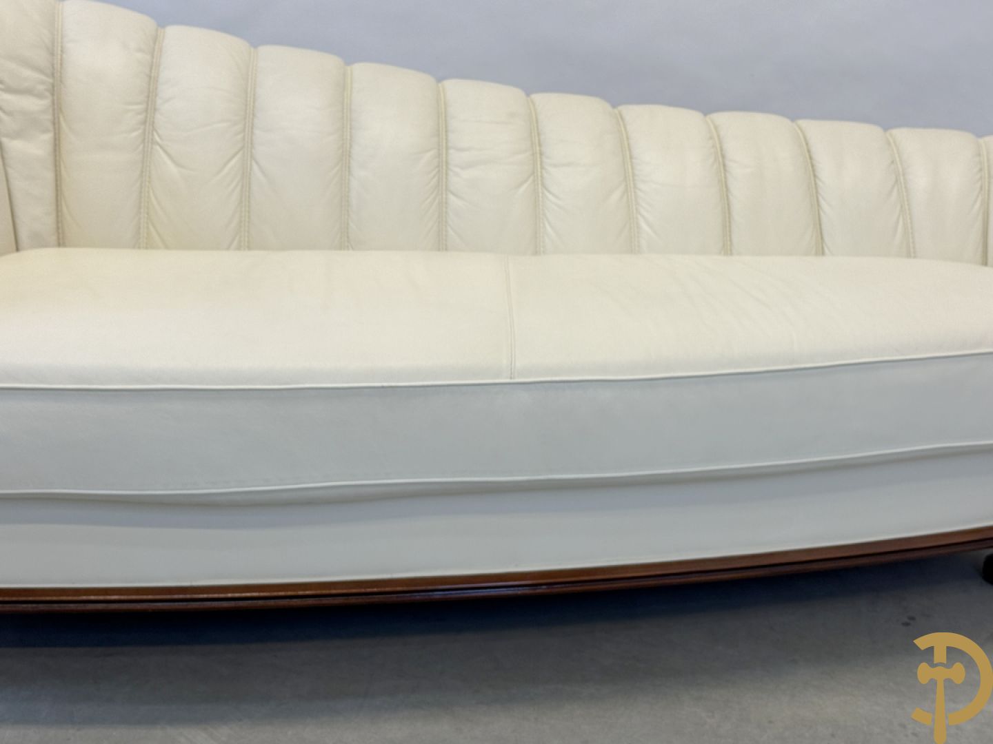 Wit lederen design zetel, Nieri getekend