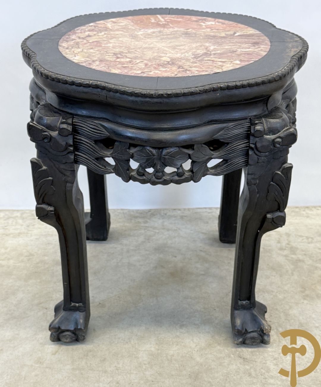 Chinese hardhouten lage sokkel + Chinese hardhouten hoge sokkel op 5 poten + Chinese hardhouten kleine sokkel