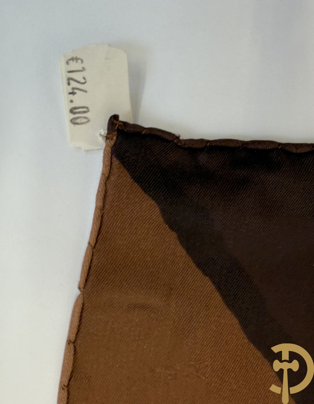 Vier foulards Yves Saint Laurent (nooit gedragen komt uit winkel restant)