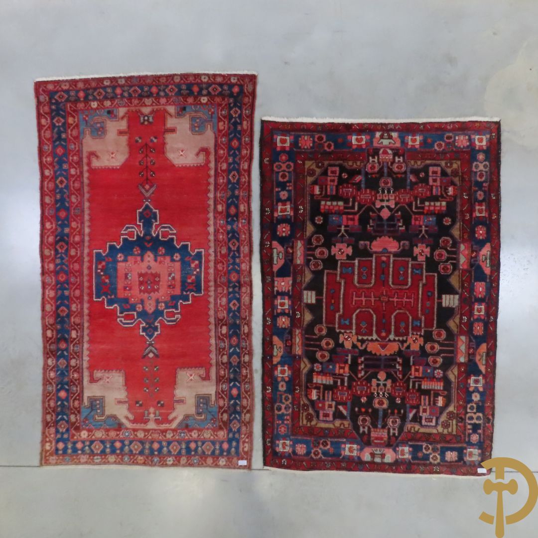 Twee oosterse handgeknoopte tapijten Hamadan