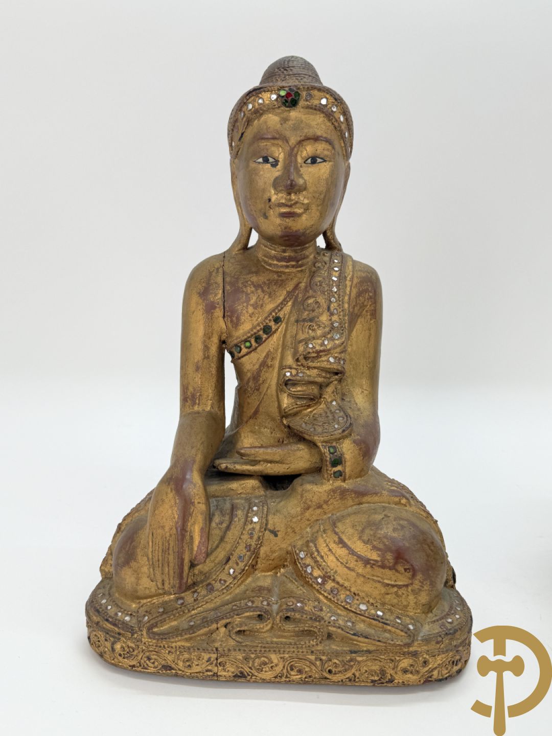 Handbeschilderd ijzeren boedhahoofd + vergulde houtgesculpteerde zittende boedha