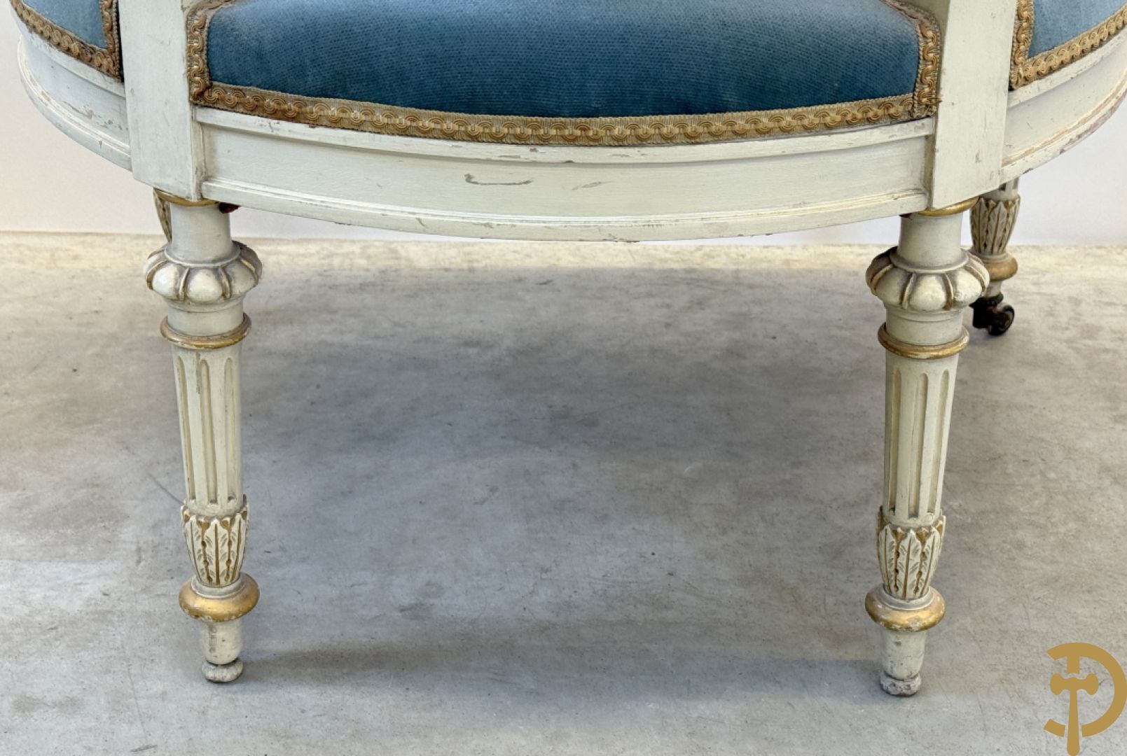 Salonensemble Louis XVI stijl bestaande uit 2 armzetels, 2 stoelen en salontafel