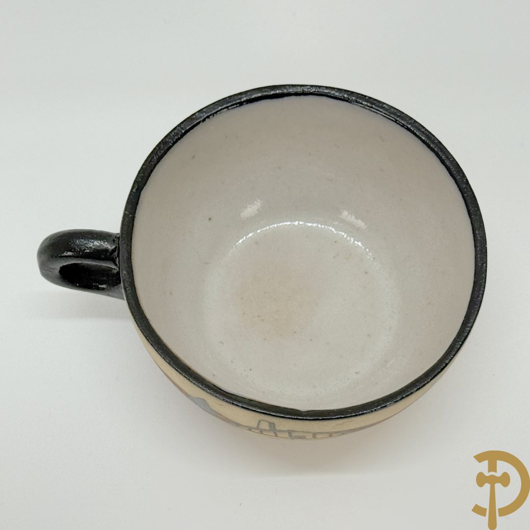 Tète à tète in meerkleurige faience Grès van Ciboure, getekend R. Le Corrone, bestaande uit theekan, melkkan, suikerpot, 2 tasjes en 2 schoteltjes