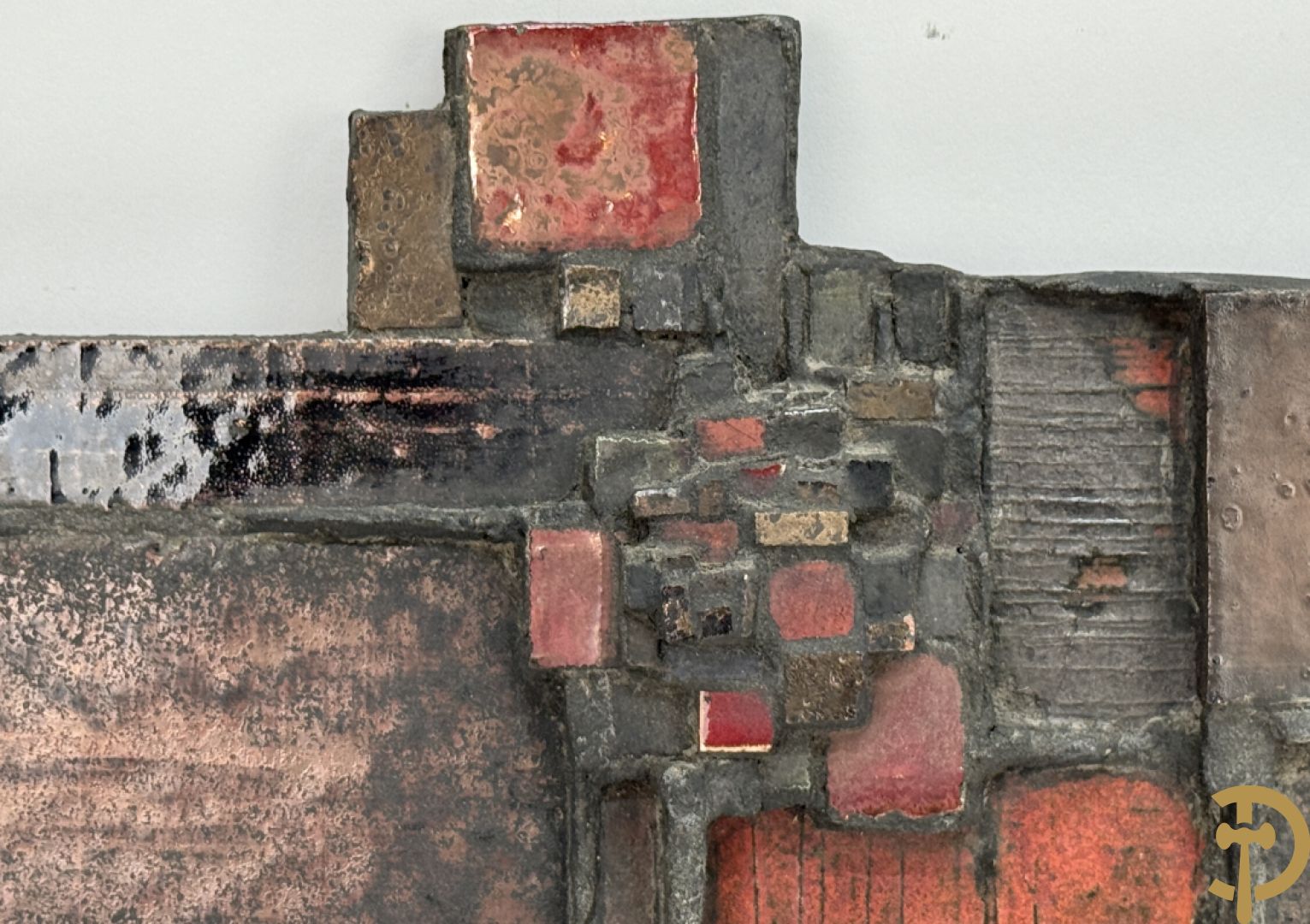 Muurplakkette met geometrische motieven in gekleurd keramiek, Pia Manu 1/3/63