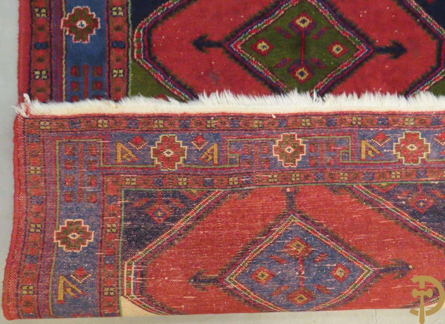 Drie oosterse handgeknoopte tapijten Kaukasus