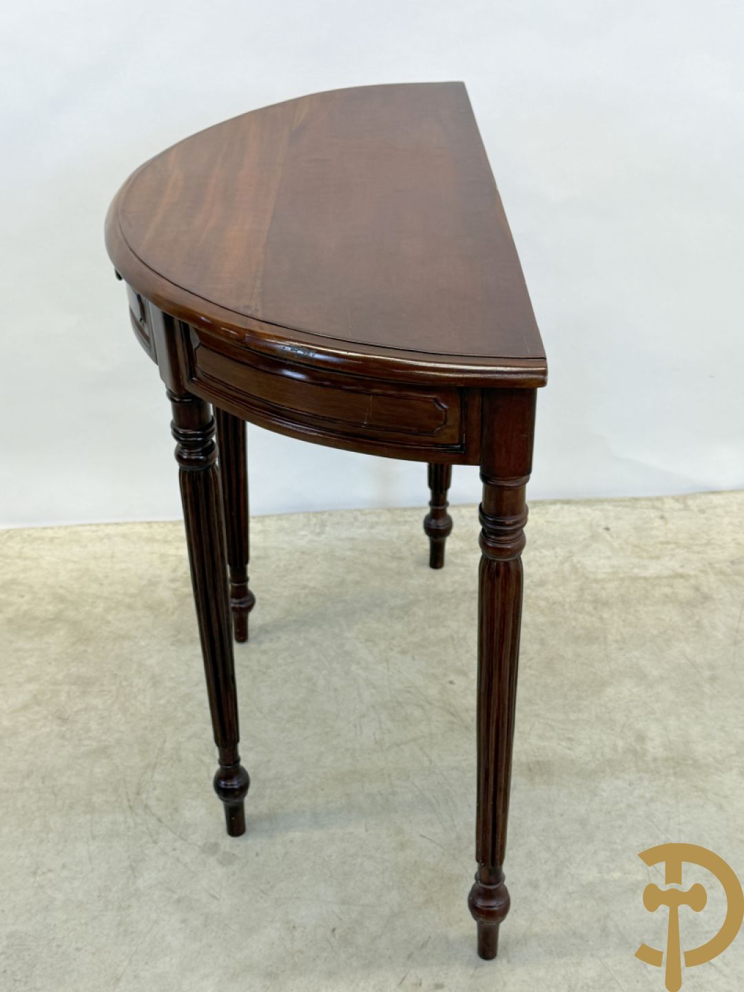 Notelaren halve maan console met lade