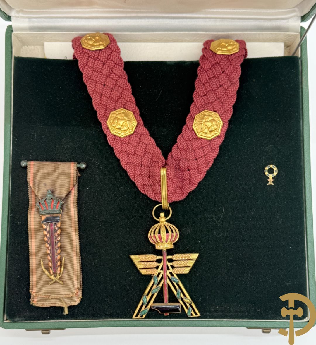 Belgisch ereteken van de arbeid in schrijn