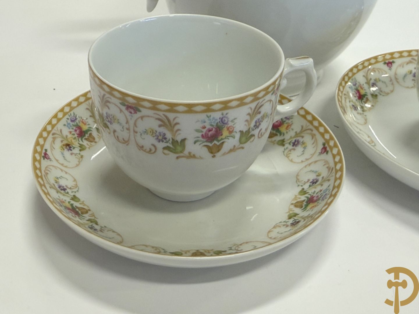 Porseleinen eetservies met bloemendecor, Eschenbach + Porseleinen eet- en koffieservies met gebloemde rand, Fürstenberg