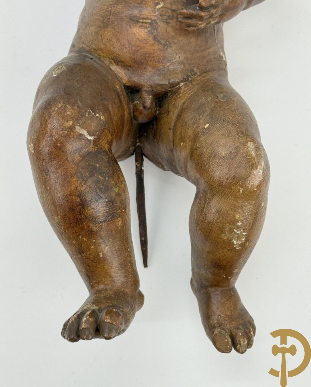 Paar houtgesculpteerde en gepolychromeerde cupido