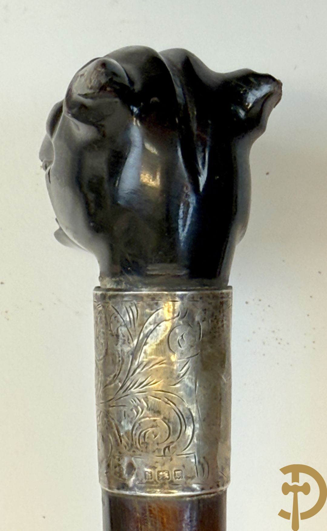 Verzameling wandelstokken met o.a. dierenhoofden en zilveren ornamenten