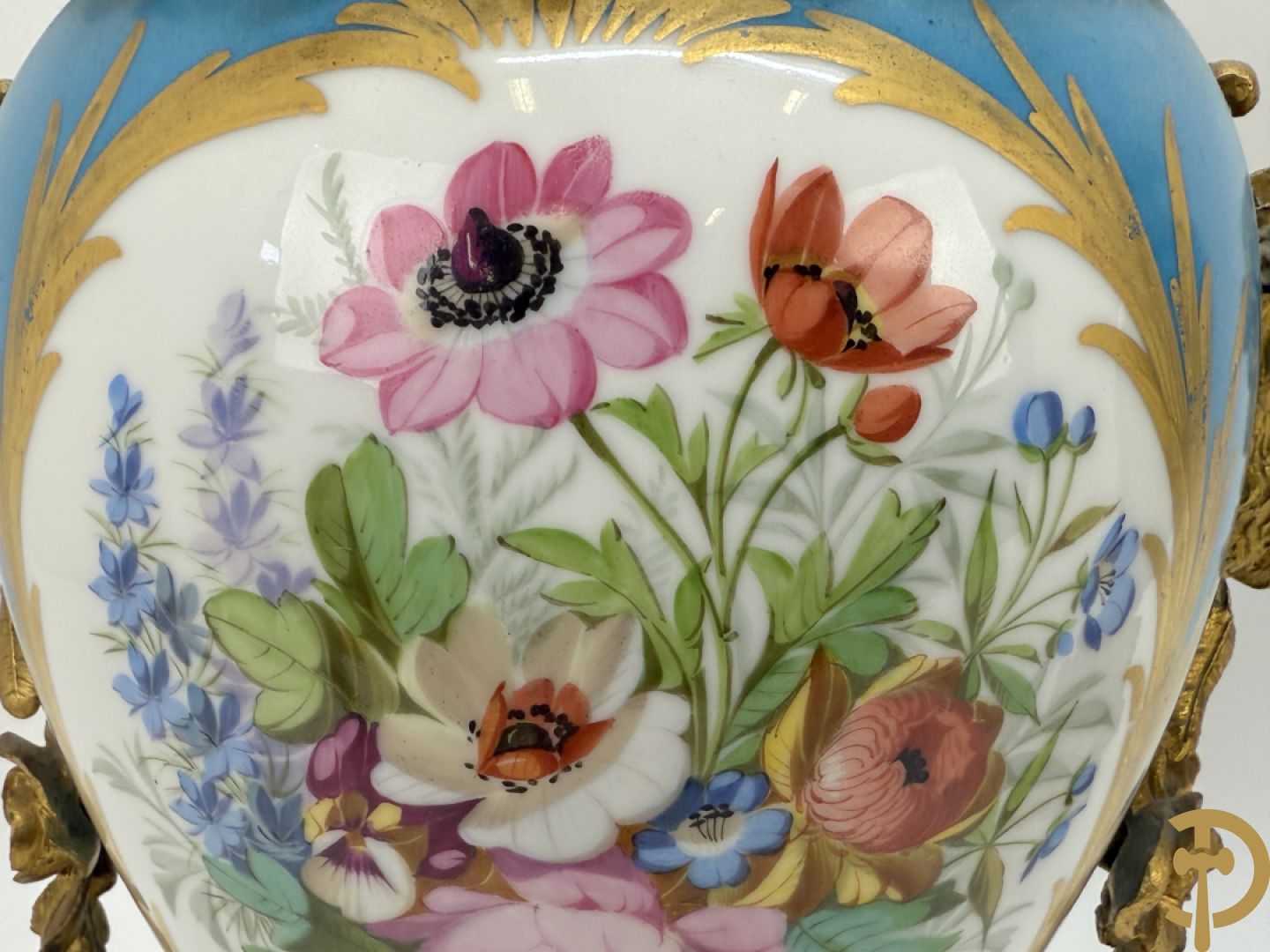 Driedelige bronzen Franse garnituur bezet met cupido