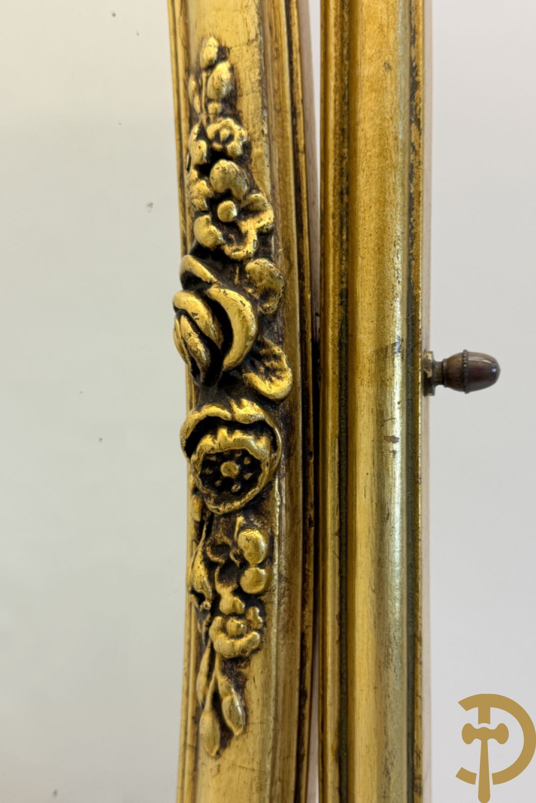 Vergulde ovale kleermakersspiegel in statief