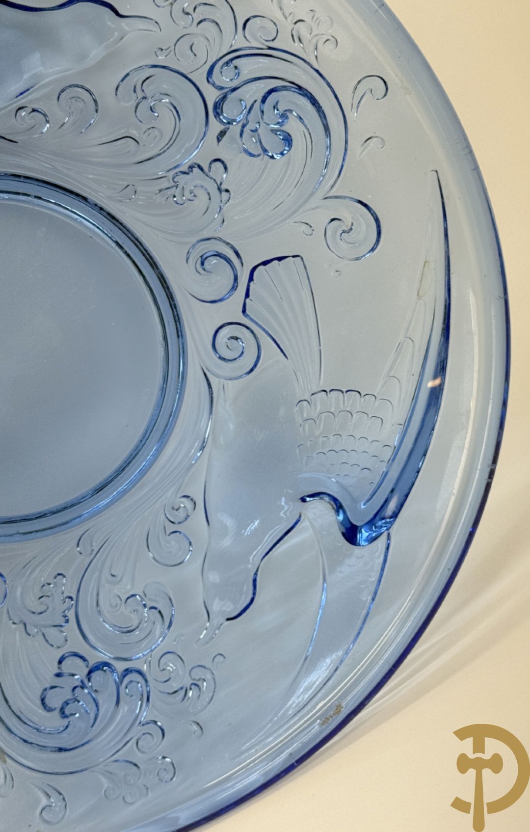 Twee x zes onderzetschaaltjes voor glazen + onderzetschaal voor fles + 4 Val-Saint-Lambert asbakken + blauwe geperste coupe Val-Saint-Lambert met vogeldecor + asbak Daum Nancy